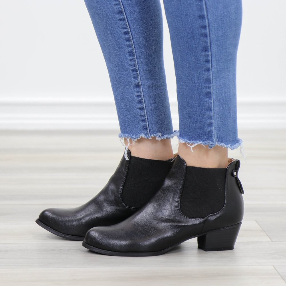 Black Faux Low Cut Leather Ankle Chelsea Boots - Picture 8 of 11